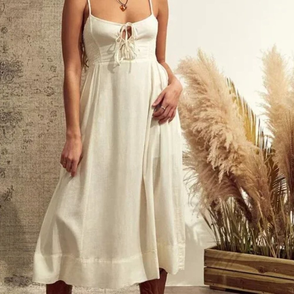 Urban Outfitters Dress / White / Size Medium